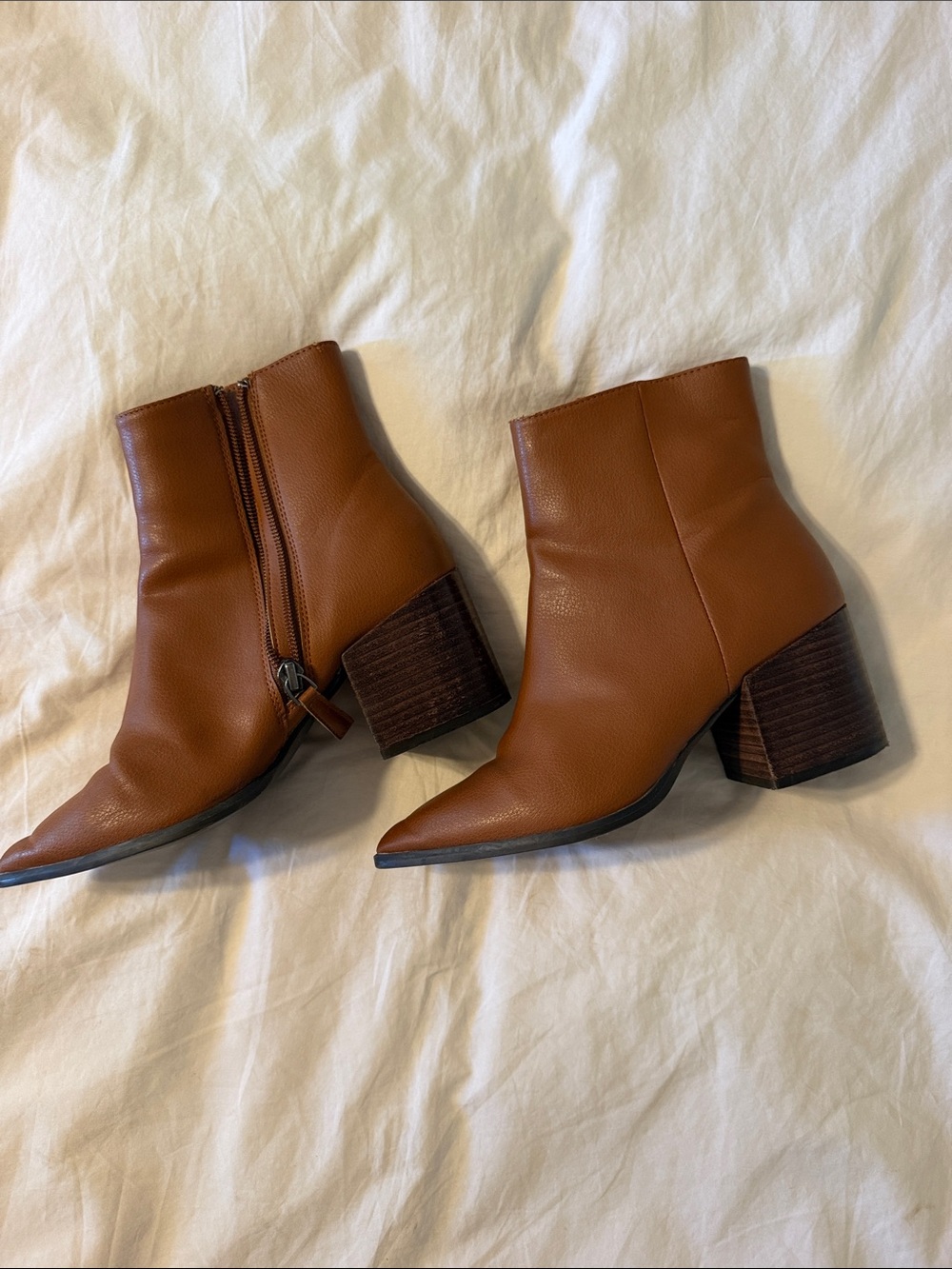 Women's Paolo Pointed Toe Ankle Boots in Cognac Brown